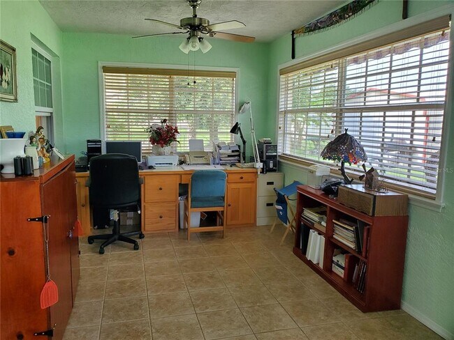 Building Photo - 1051 SW 85th Way