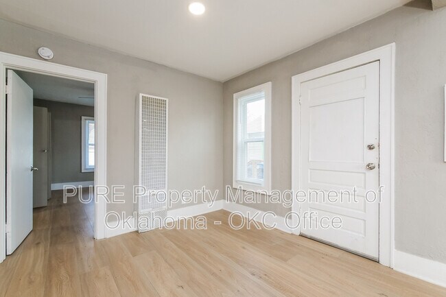 Building Photo - 2141 NW 29th St