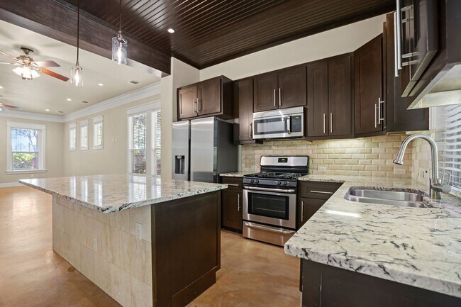 Building Photo - 3900 Willbert Rd