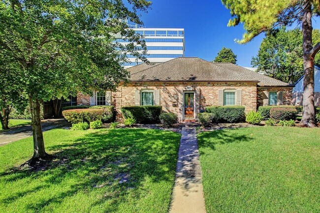 Building Photo - 12630 Trail Hollow Dr