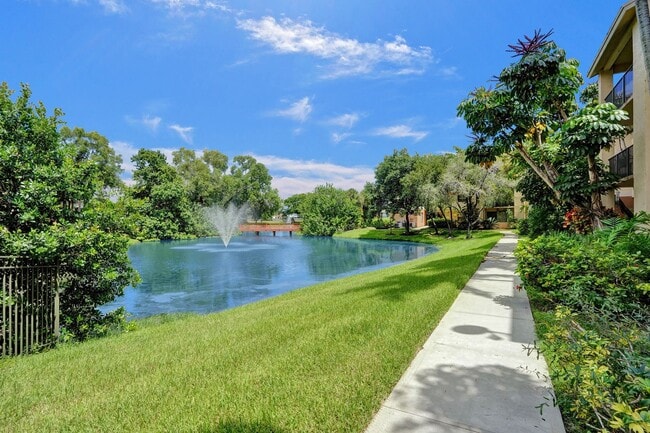 Building Photo - SPACIOUS 2 BED/2 BATH WITH BALCONY IN RESORT-STYLE COMMUNITY!