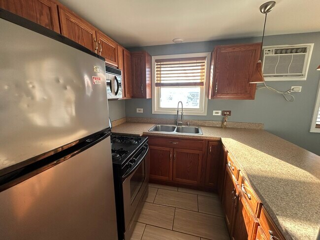 Building Photo - 4545 Prescott Ave