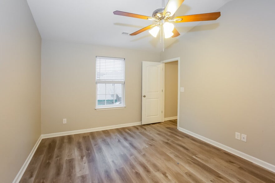 Building Photo - 3202 Kayla Ln