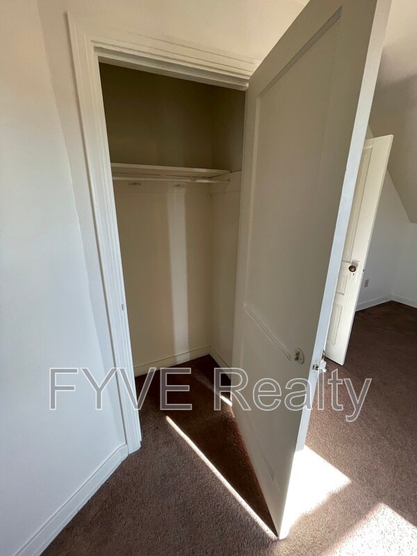 Building Photo - 489 Norton St