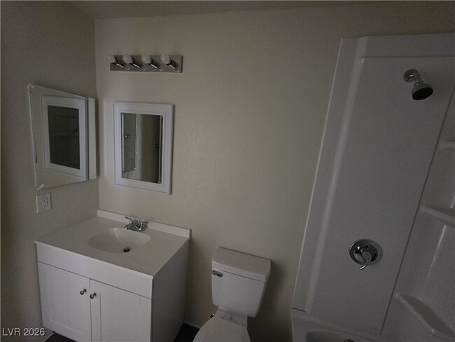 Building Photo - 5483 Requa Ave