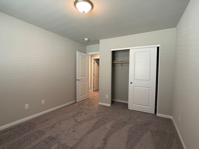 Building Photo - Brand New, Never Lived in House, located in the Southwest!