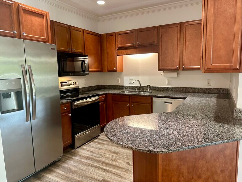 Building Photo - 149 Breezes Dr
