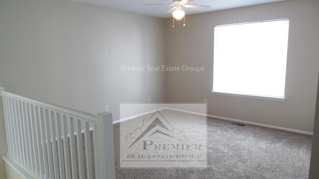 Building Photo - 5831 Instone Cir