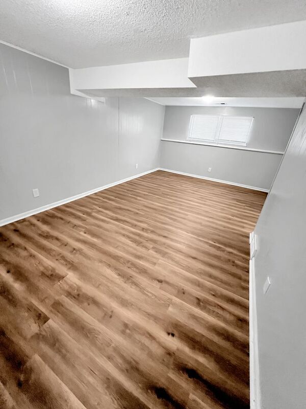 Building Photo - 1303 Michele Dr