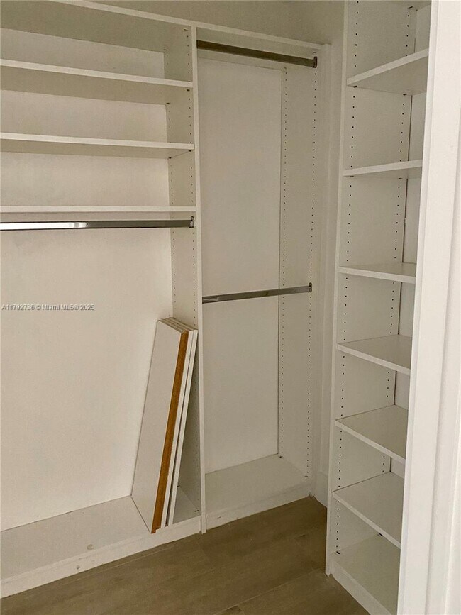 Building Photo - 8947 SW 149th Pl