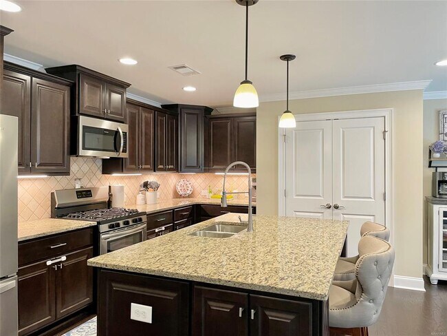 Building Photo - 941 Wheat Ridge Dr