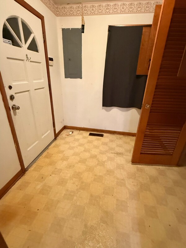 Building Photo - 402 Cumberland Ave