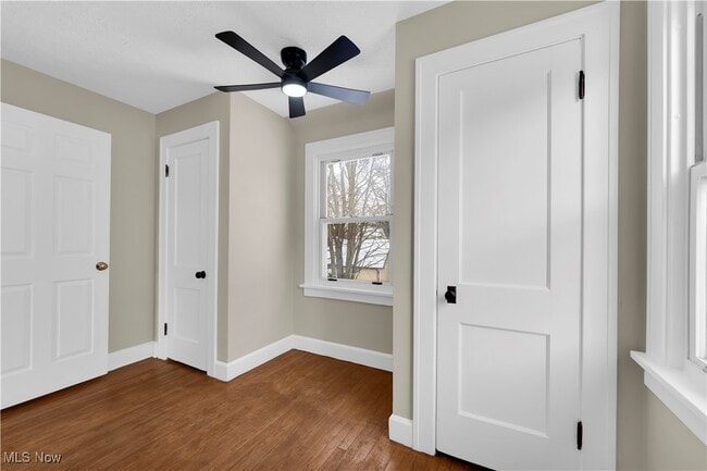 Building Photo - 239 E 214th St