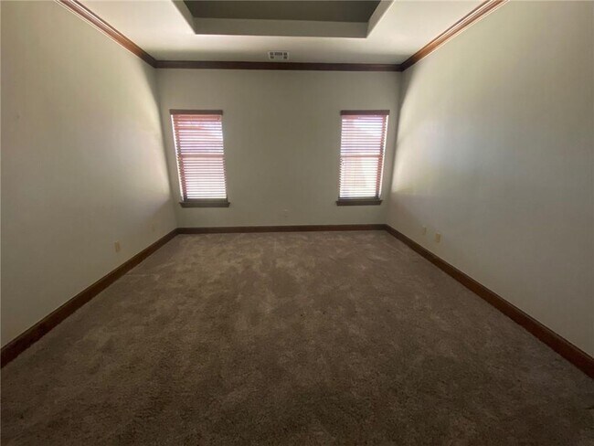 Building Photo - 616 Sally Ct