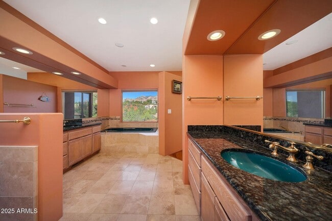 Building Photo - FULLY FURNISHED SEDONA DREAM HOME AWAITS