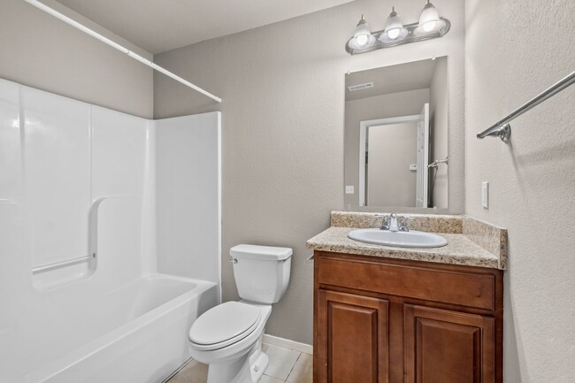 Building Photo - Gorgeous 4 bedroom home!