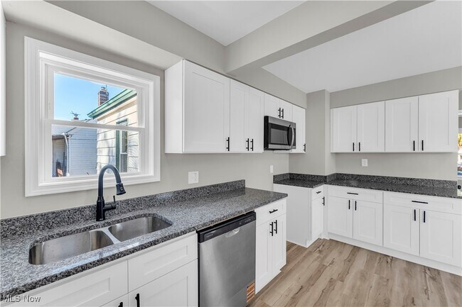 Building Photo - 12107 Worthington Ave