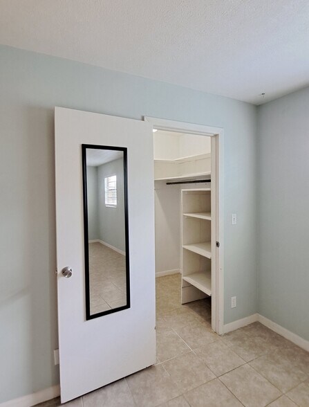 Building Photo - 3909 Ocean View Dr