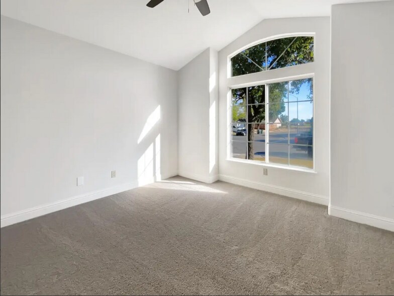 Building Photo - 8977 Carlisle Ave