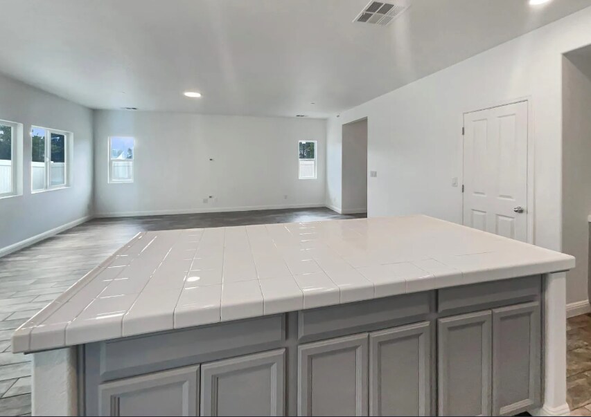 Building Photo - 3710 Roseparke Way