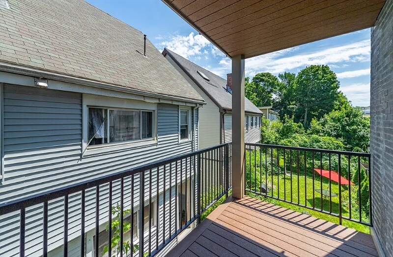 Building Photo - 214 Market St