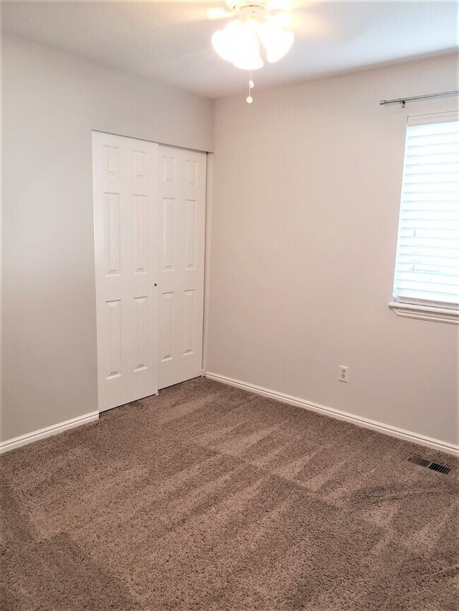 Building Photo - 478 Elizabeth Day Cove