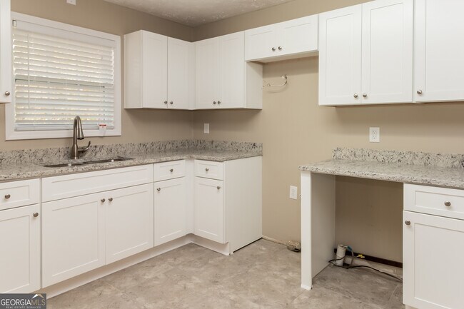 Building Photo - 8295 Englewood Trail