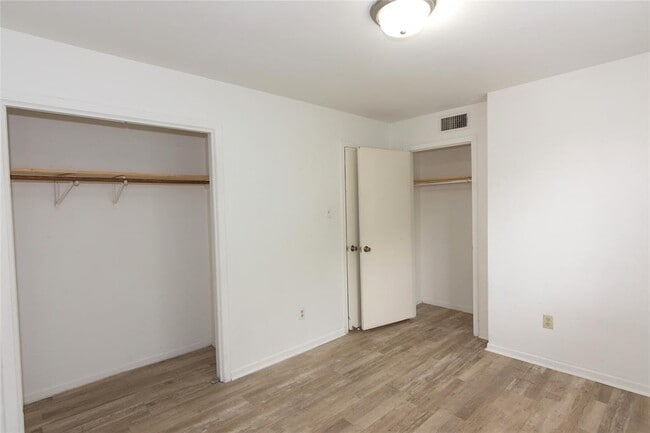 Building Photo - 1607 Onion Creek Village Dr