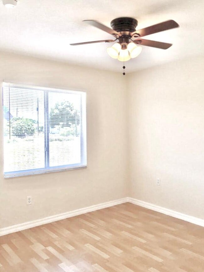 Building Photo - 2183 Hopwood Rd