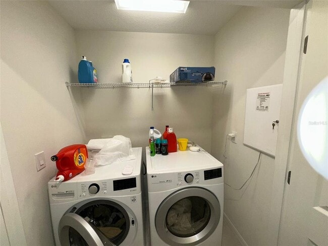 Building Photo - 13348 Abuela Aly