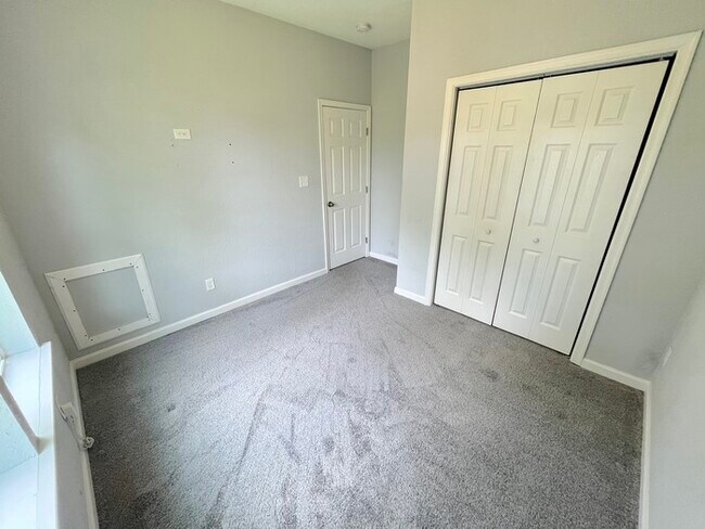 Building Photo - COME MEET YOUR NEW HOME! BRAND NEW & UPDATED!