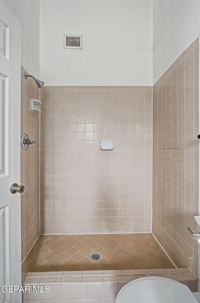 Building Photo - 905 Mark Wallace Ln