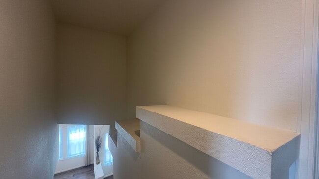 Building Photo - Great House in Thompson River Crossing