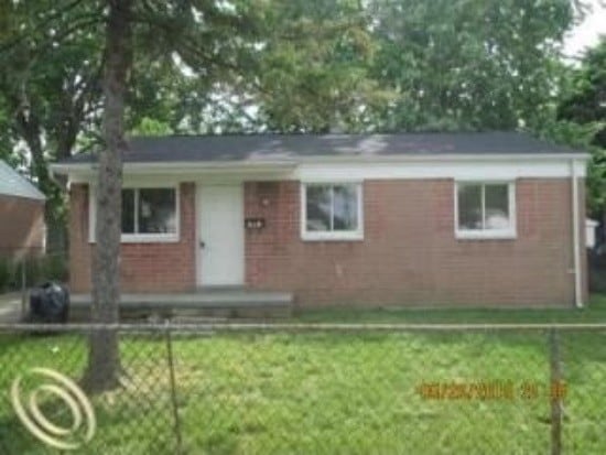 Building Photo - 741 Dorset Ave