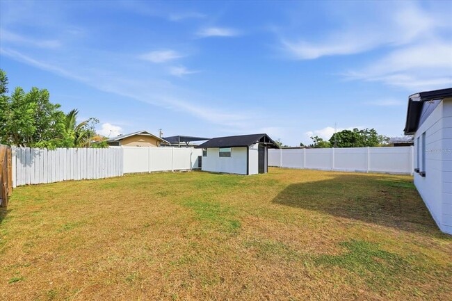 Building Photo - 2521 W Minnehaha St