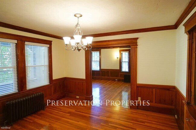 Building Photo - 133 Clement Ave