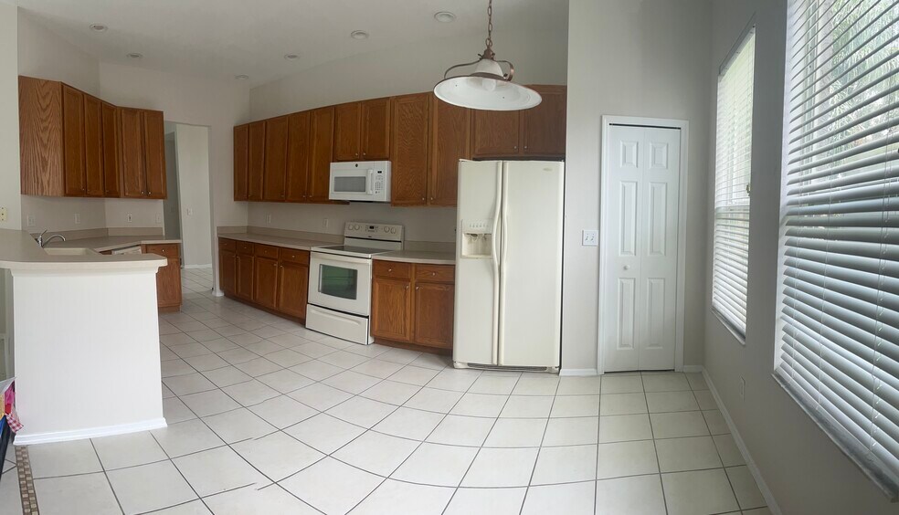 Building Photo - 4006 3rd Ave E