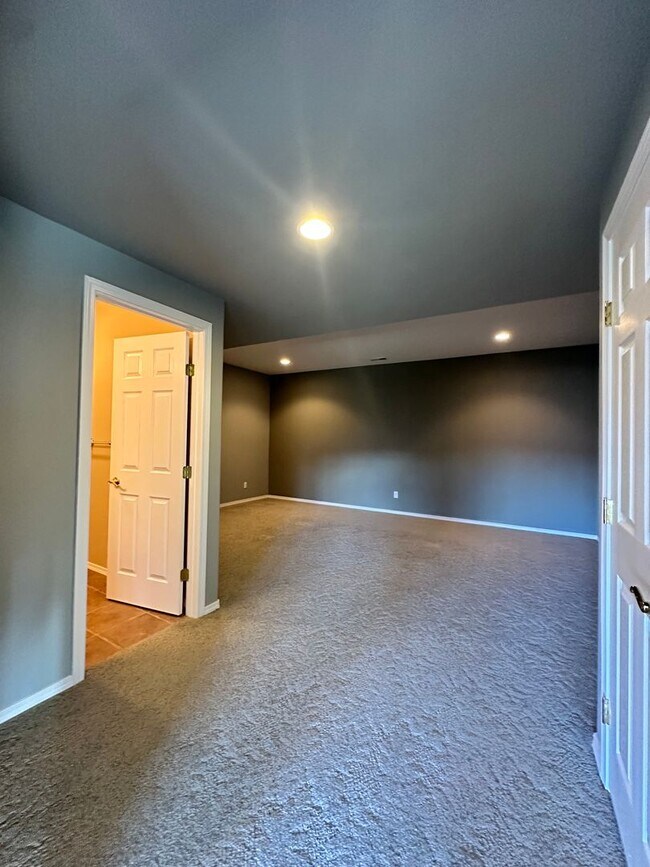 Building Photo - Stunning 4 Bedroom Briarwood Home with City View - MOVE IN SPECIAL $200 OFF