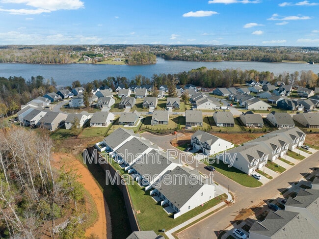 Building Photo - 211 Backstay Ln