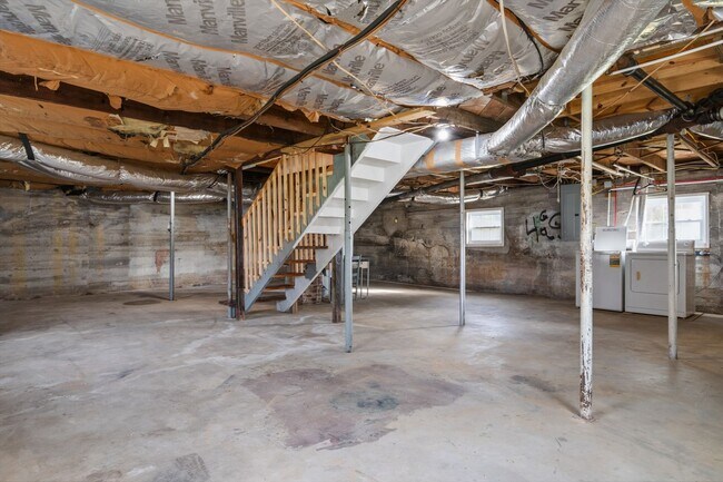 Building Photo - MOVE IN WITH A SECURITY DEPOSIT ALTERNATIVE FROM OBLIGO (for qualified applicants).