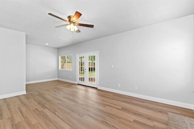 Building Photo - 1207 York Castle Dr