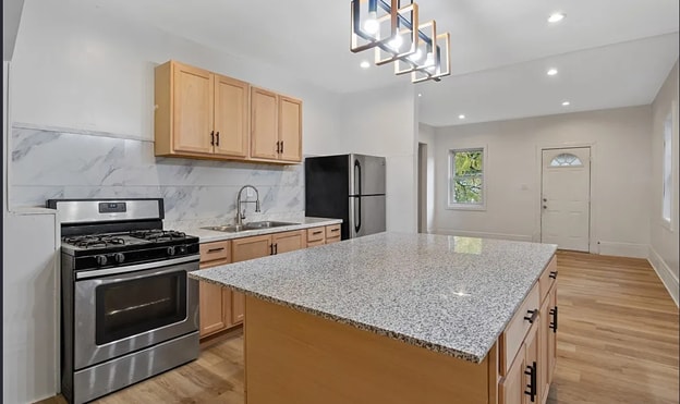 Building Photo - 207 Boyden St