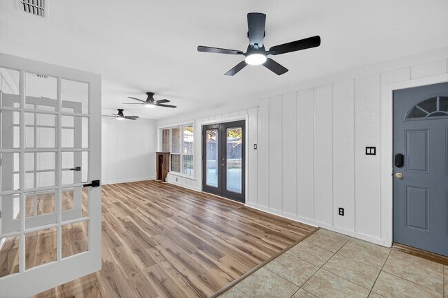 Building Photo - 2821 Metz Dr