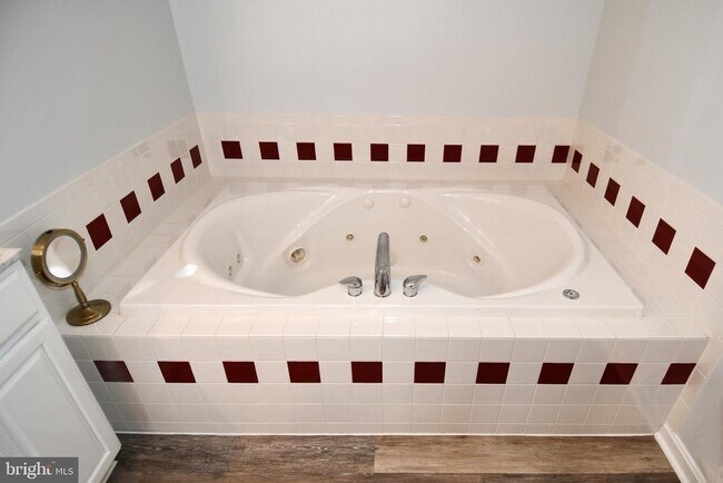 Building Photo - 10049 Meleen Dr