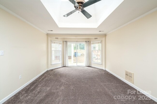 Building Photo - 901 Winter Wood Dr