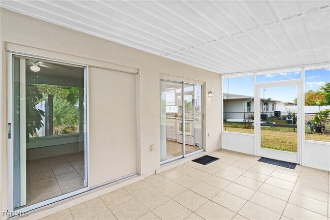 Building Photo - 6014 Deming Ave