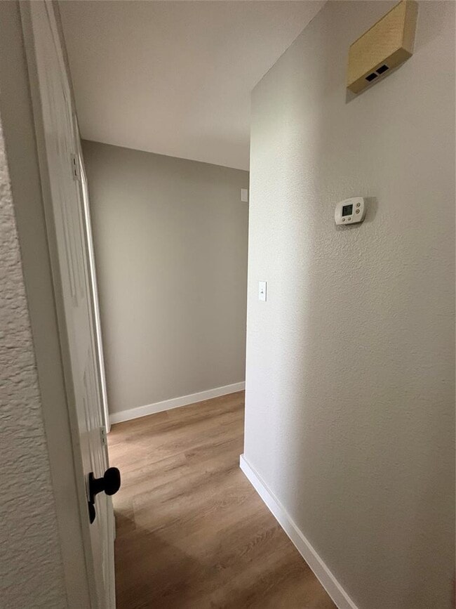 Building Photo - 817 Cactus Dr