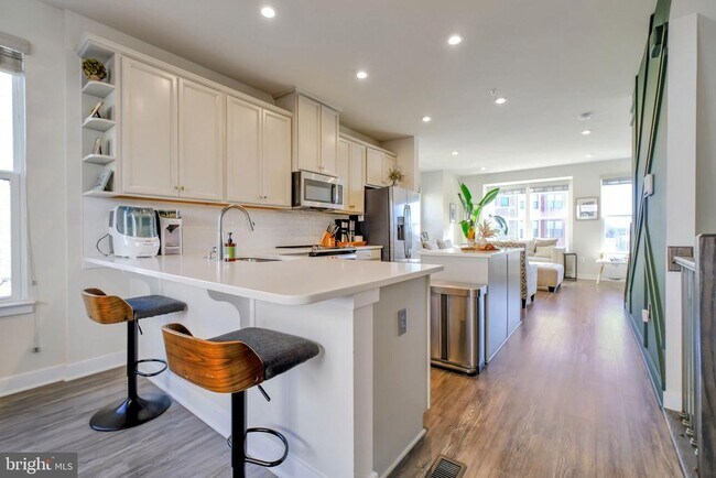 Building Photo - 2816 Arts Vista Blvd