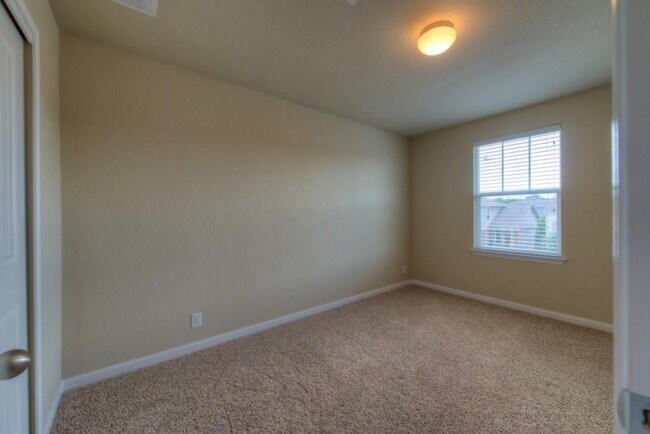 Building Photo - 8520 White Ibis Dr