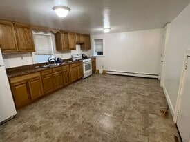 Building Photo - 67 Briggs Ave